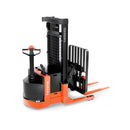 6BWR 15 Reach hombre caminando