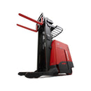 7500 Apilador Reach con operador de pie, posición universal