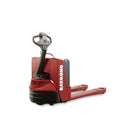 102 XM Carretilla hombre caminando